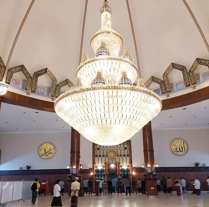 Masjid Sabilillah Malang - Interior Lampu Gantung